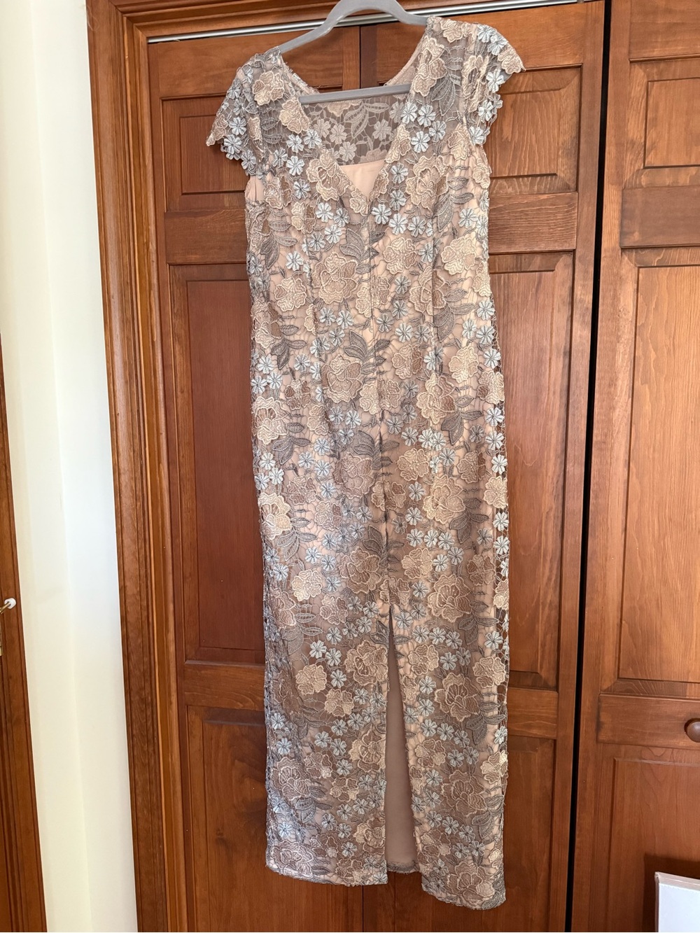 Xscape Beige Lace Floral Evening Dress - Picture 2 of 4
